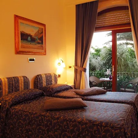 Capri Bougainville Anacapri (Isola di Capri)