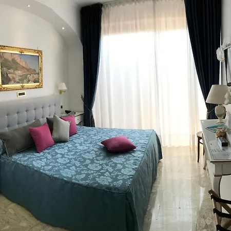 Capri Bougainville Anacapri (Isola di Capri)