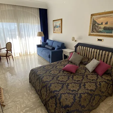 Capri Bougainville Hotel 4*