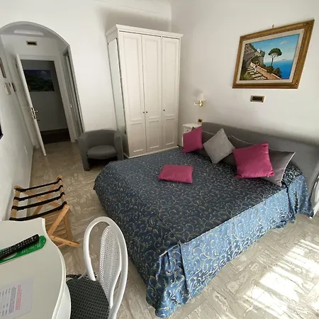 Hotel Capri Bougainville