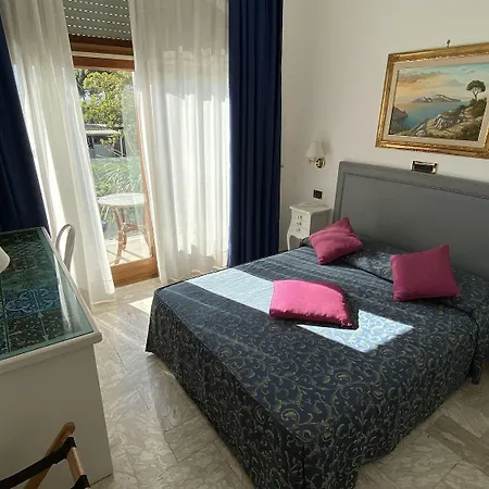 Hotel Capri Bougainville