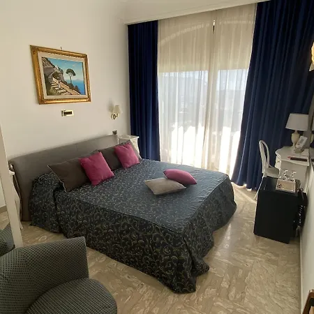 Capri Bougainville 4*