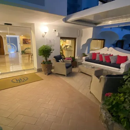 Capri Bougainville Hotel 4*