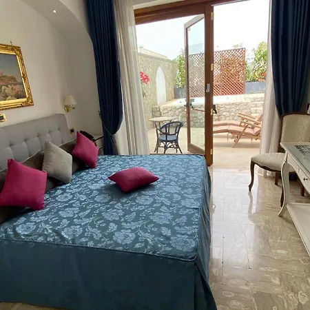 Capri Bougainville Hotel 4*