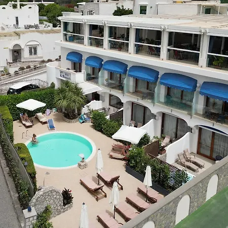 Capri Bougainville 4*