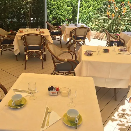 Capri Bougainville 4*