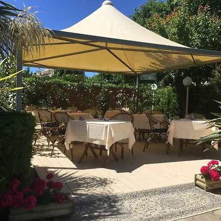 Capri Bougainville Anacapri (Isola di Capri)