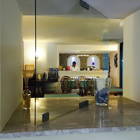 Hotel Capri Bougainville