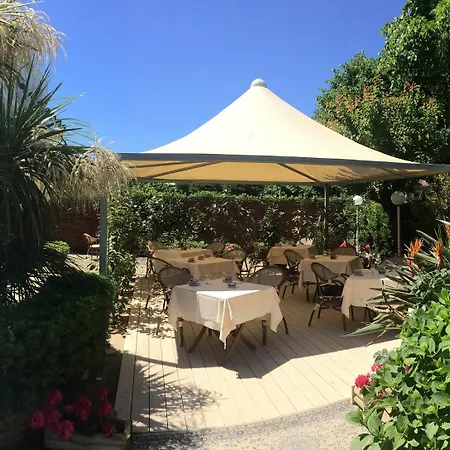 Hotel Capri Bougainville
