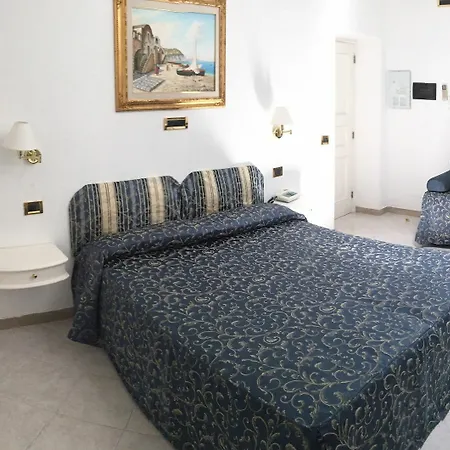 Capri Bougainville Hotel 4*